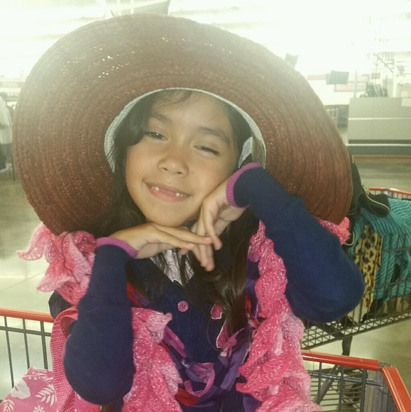 Meet your Posher, Sara - Picture 1 of 1